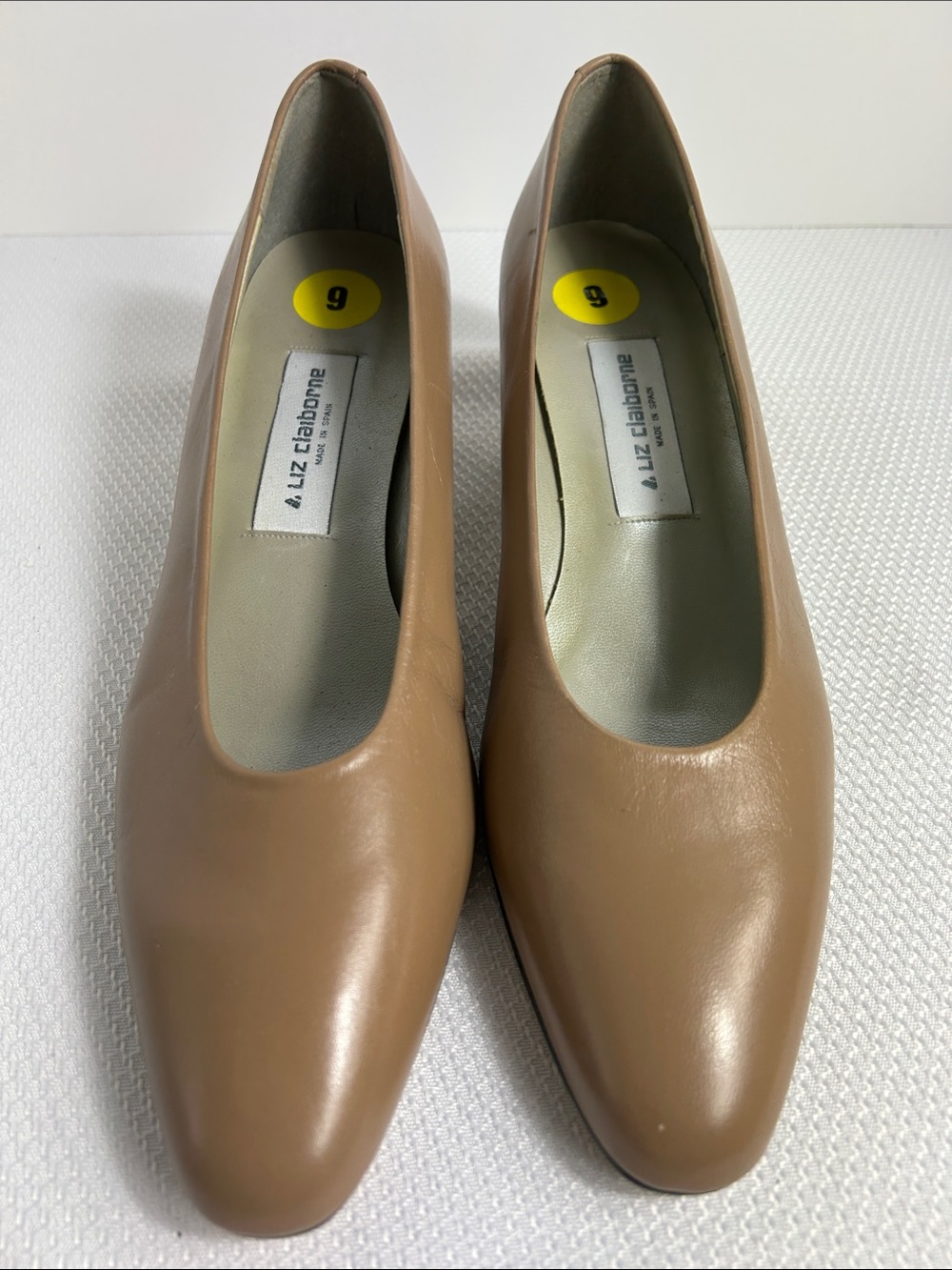 Liz Claiborne Women’s Size 9 Tan Pumps Wide 1” Heels Slide In Close Toe Shoe
